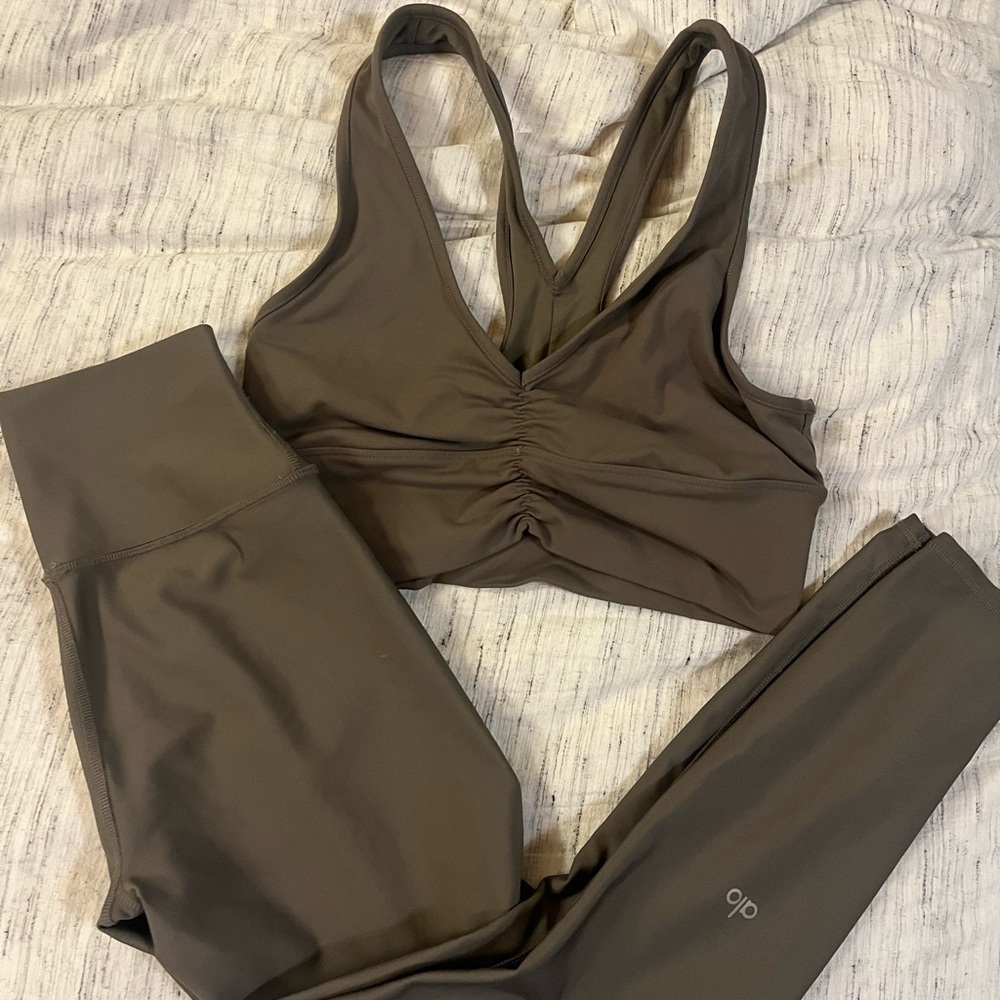 ALO Yoga Brown Sports Bra and Leggings Set